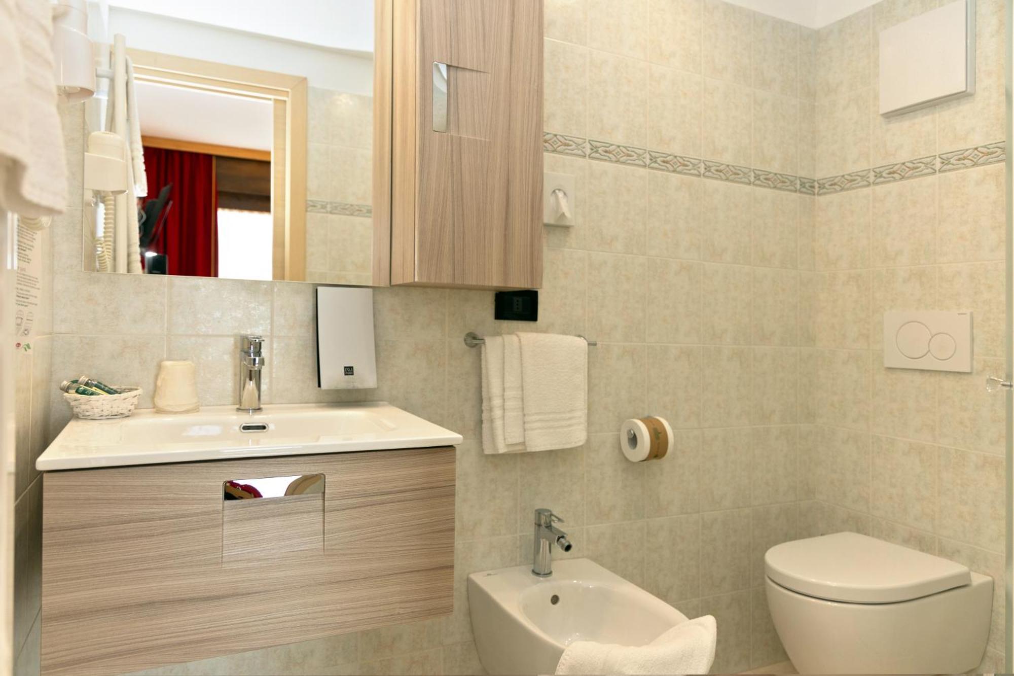 Albergo Venezia Passo Rolle Exterior photo